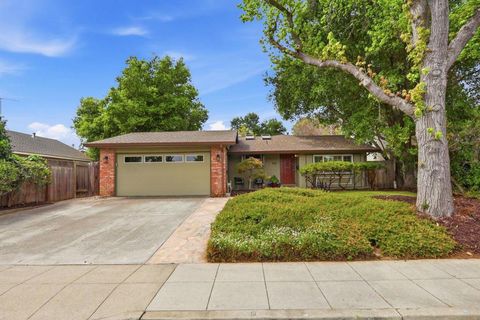 Photo of 939 Poplar Avenue, Sunnyvale, CA 94086 (MLS # ML82040796)