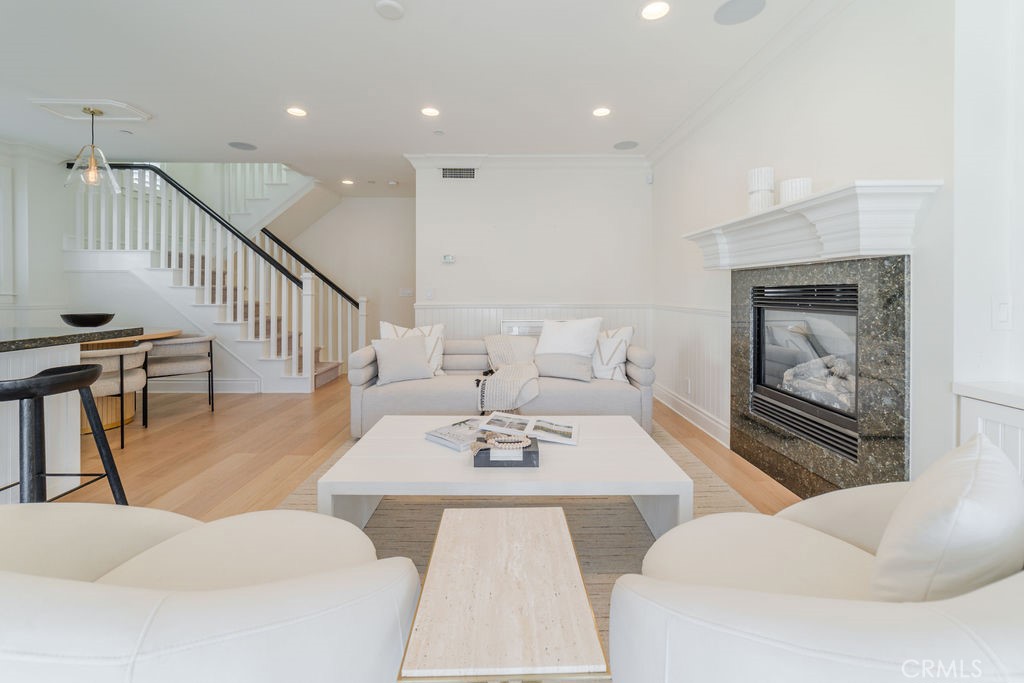 Corona del Mar North of PCH (CNHW) - Residential Lease