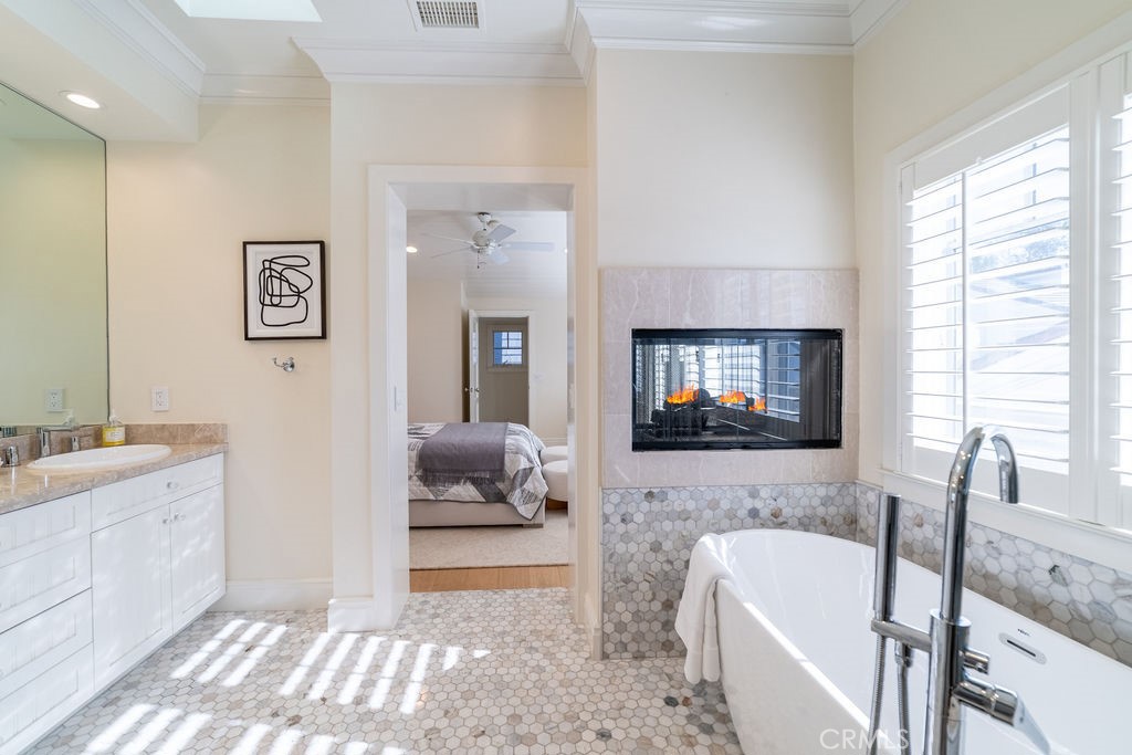 Corona del Mar North of PCH (CNHW) - Residential Lease