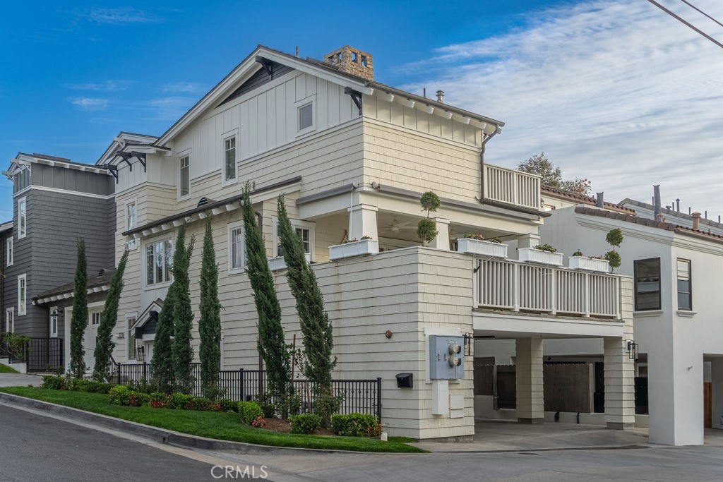 Corona del Mar North of PCH (CNHW) - Residential Lease