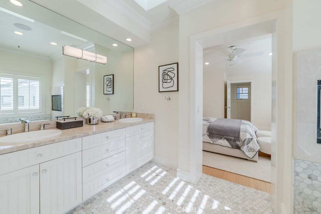 Corona del Mar North of PCH (CNHW) - Residential Lease