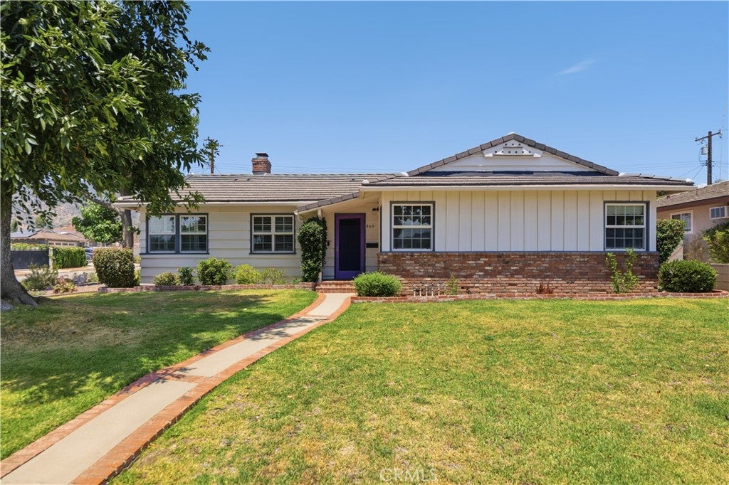 903 E Dalton