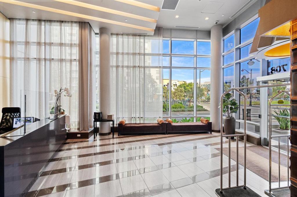 708 Long Bridge Street 212