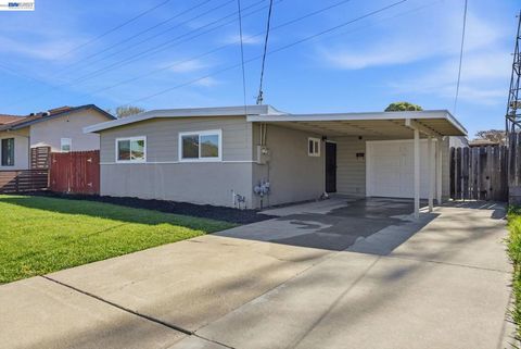 Photo of 4498 Ladner St, Fremont, CA 94538 (MLS # 41127831)