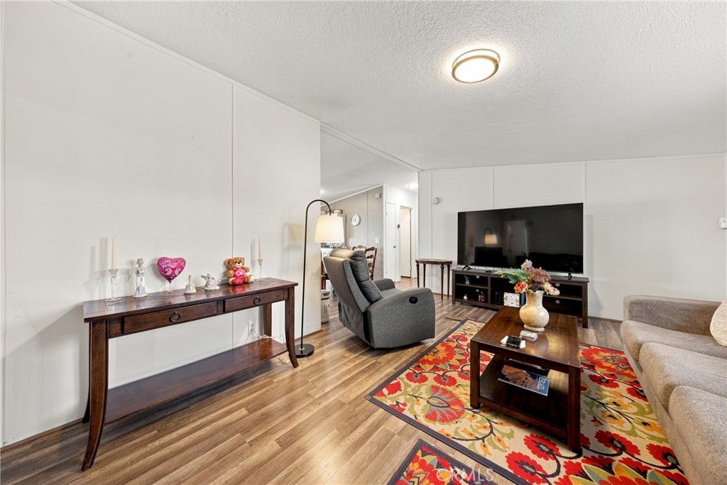 22111 Newport 46