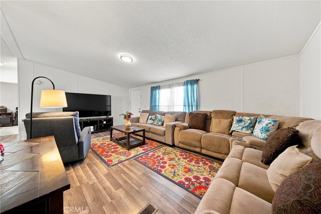 22111 Newport 46