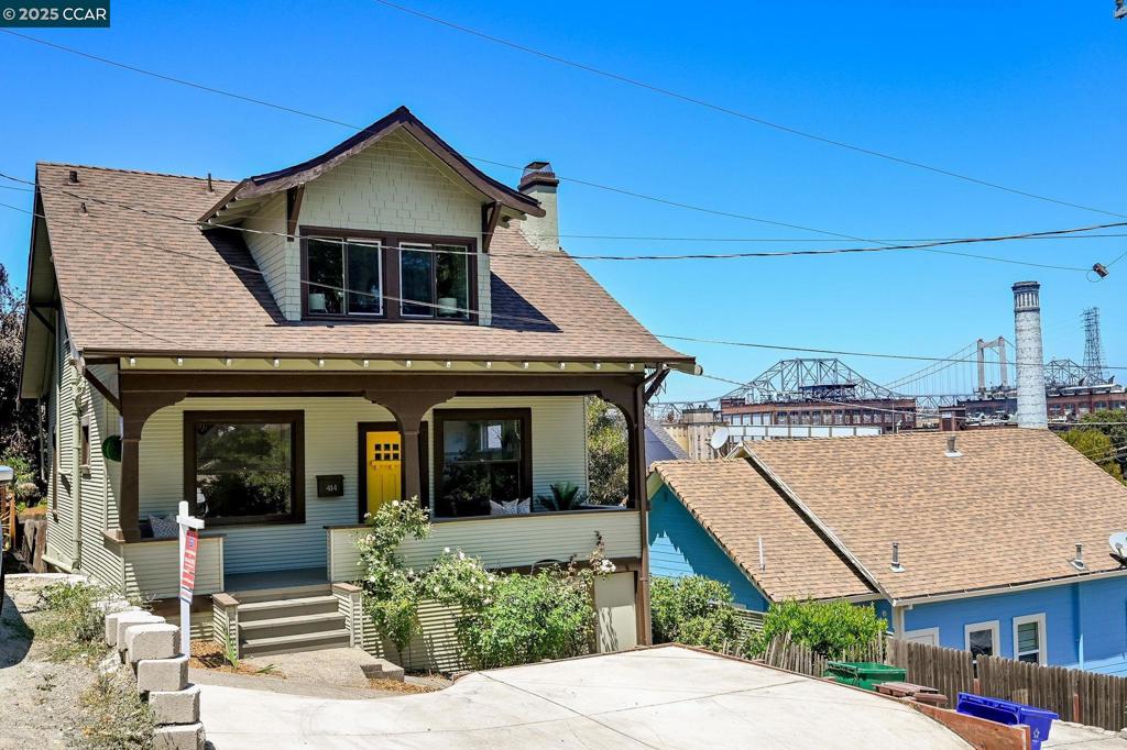 414 Bay St