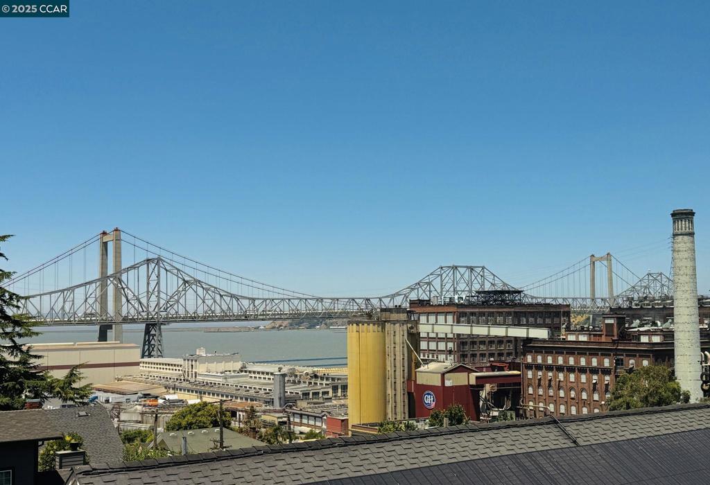 414 Bay St