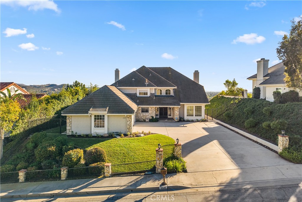 3940 E Summitridge Lane