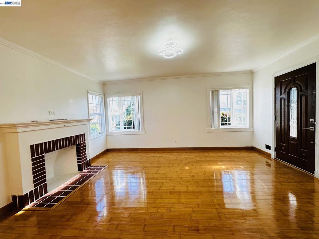350 Cherrywood Ave