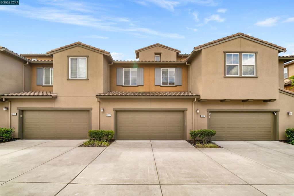 5267 Fioli Loop