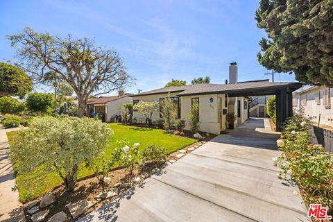 Photo of 2621 Veteran Avenue, Los Angeles, CA 90064 (MLS # 26671823)