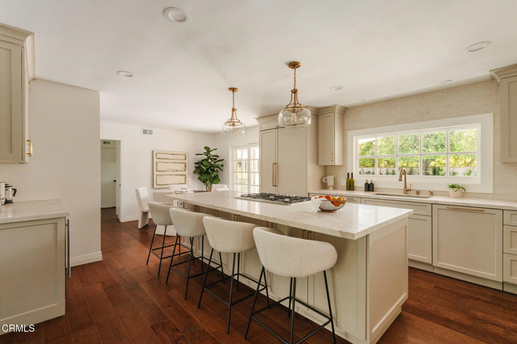 Ventura, California, 93060, United States, 5 Bedrooms Bedrooms, ,5 BathroomsBathrooms,Residential,Active,2044136
