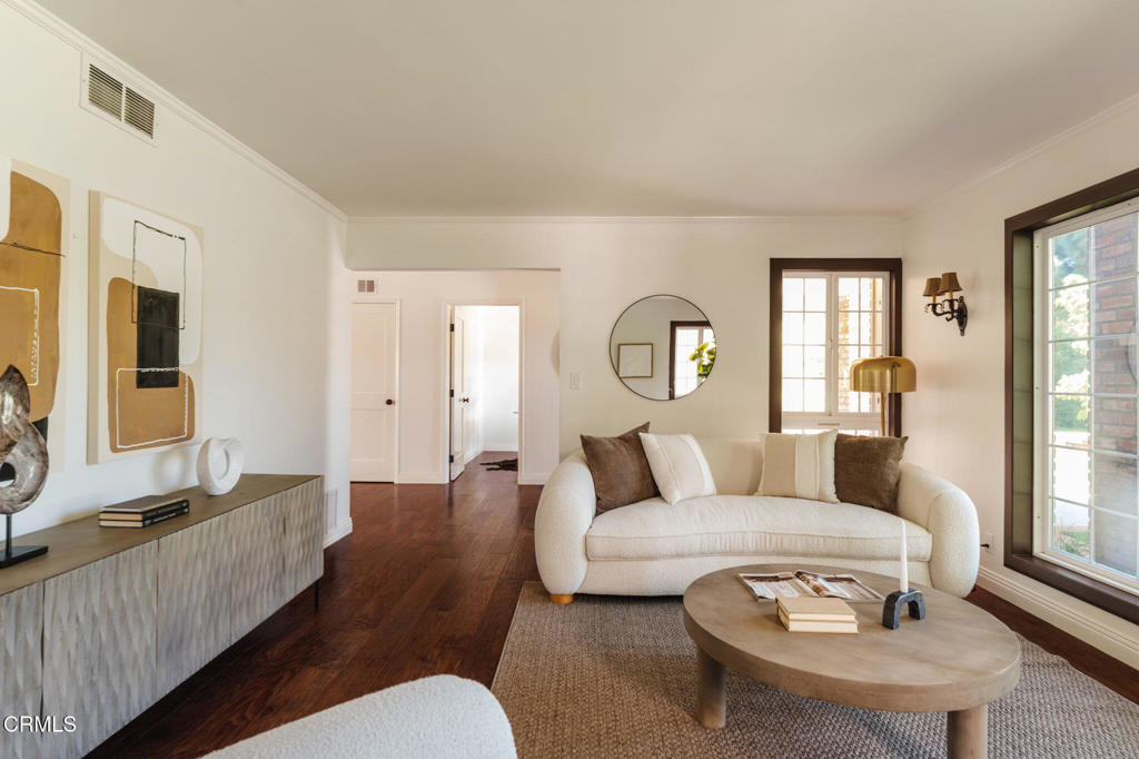 Ventura, California, 93060, United States, 5 Bedrooms Bedrooms, ,5 BathroomsBathrooms,Residential,Active,2044136