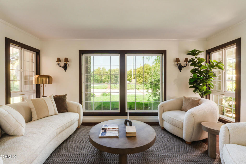 Ventura, California, 93060, United States, 5 Bedrooms Bedrooms, ,5 BathroomsBathrooms,Residential,Active,2044136