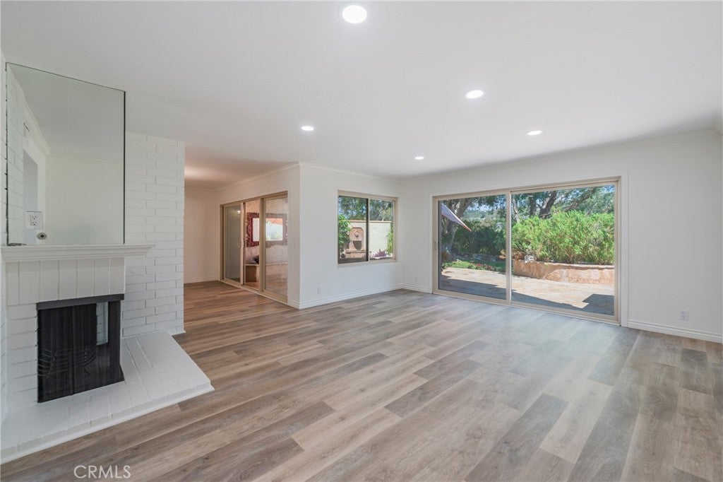 24356 Hillview