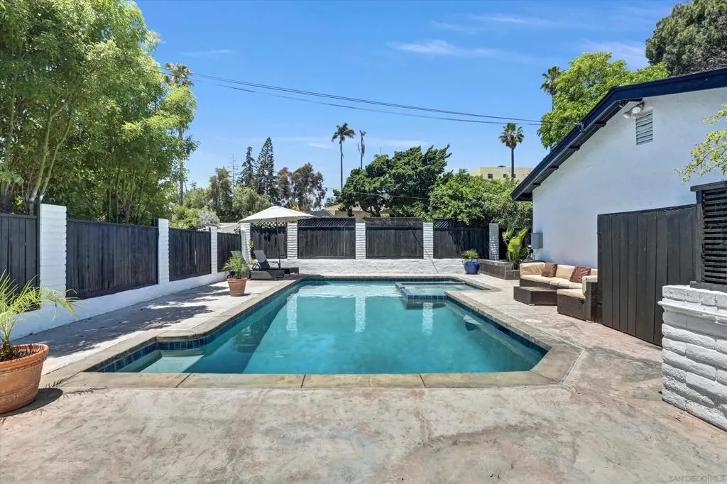 La Mesa, California 91941, United States, 3 Bedrooms Bedrooms, ,2 BathroomsBathrooms,Residential,Active,153647