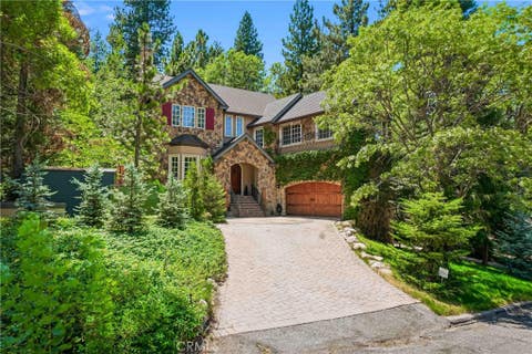 Photo of 30151 Skyline DR, Running Springs, CA 92382 (MLS # IV26176397)
