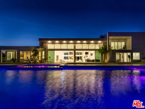 Photo of 80 Saddlebow Road, Bell Canyon, CA 91307 (MLS # 26645961)