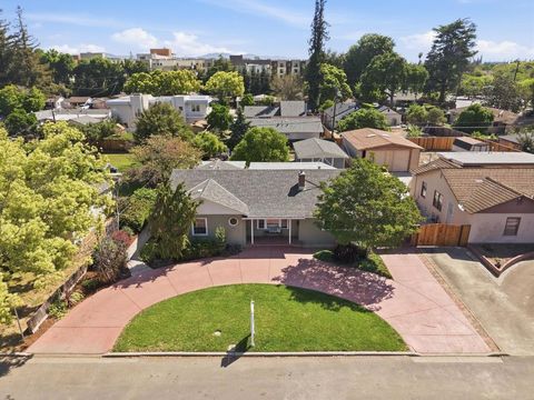 Photo of 972 Emerald Way, San Jose, CA 95117 (MLS # ML82039581)