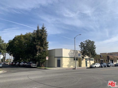 Photo of 3054 Virginia Road, Los Angeles, CA 90016 (MLS # 26927519)