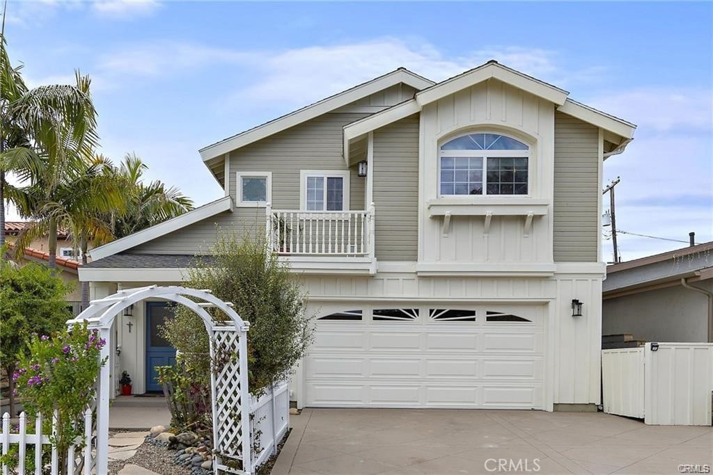 Available for October 2025 - February 2026. This approximately 2,100 square foot home for lease in Capistrano Beach offers an ideal coastal lifestyle, situated on the ocean side of the freeway and just minutes from the beach. This furnished residence features 2 bedrooms, both of which are primary en-suites with attached office nooks, and 3 full bathrooms. The property boasts a charming 4,400 square foot homesite with a white picket fence and a welcoming covered entry porch. Modern upgrades enhance the home, including PEX piping, a tankless water heater, and fully owned solar panels for lower electric utility costs. Additional amenities include an attached two-car garage and a private backyard, perfect for outdoor enjoyment. The home is conveniently located near Palisades Elementary School, with easy access to the shops and restaurants at Dana Point Harbor and the popular Lantern District for entertainment and dining.