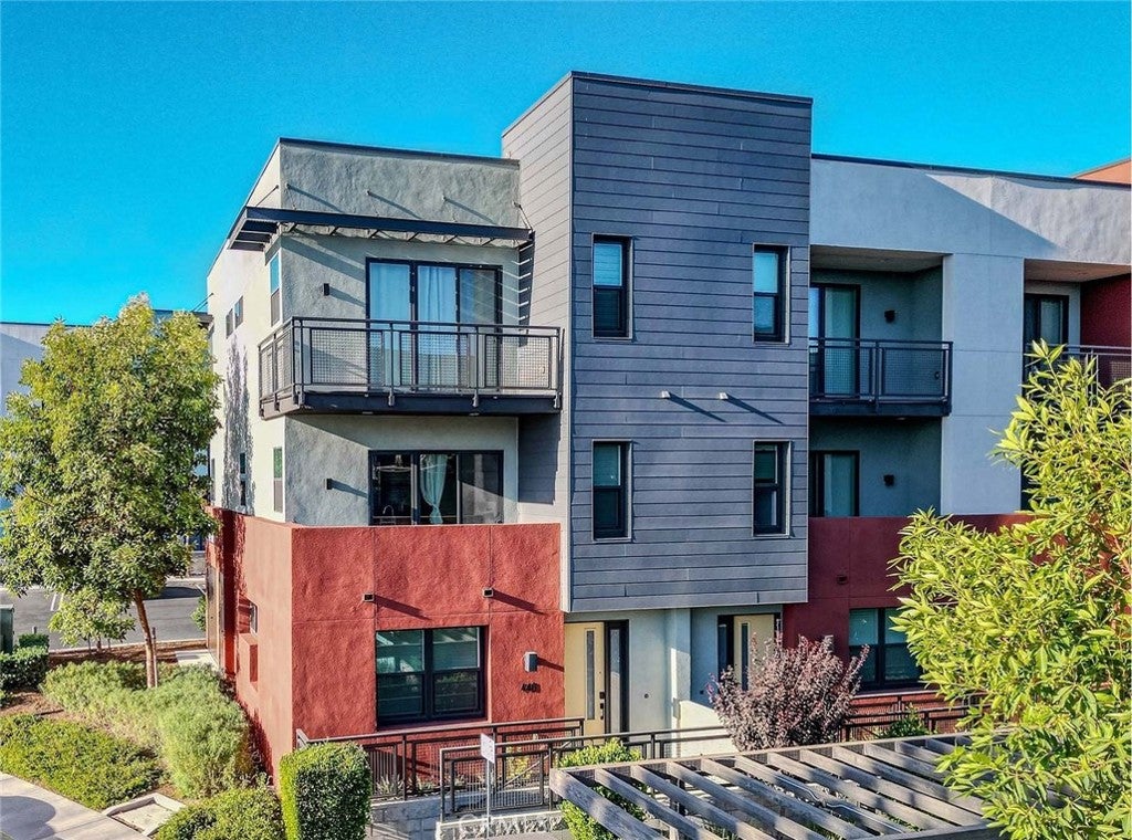 440 Village WAY