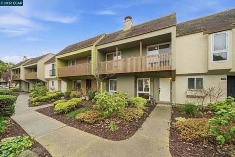 Photo of 3037 3037 Linda Vis Vis, Alameda, CA 94502 (MLS # 41125418)