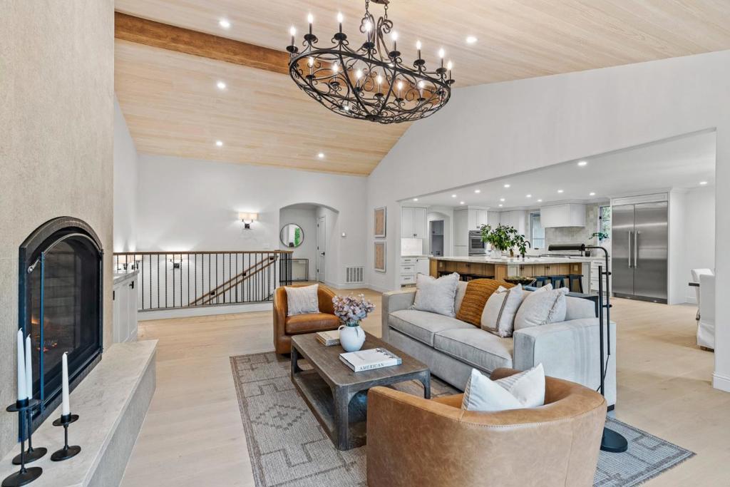 1025 Sombrero Road
