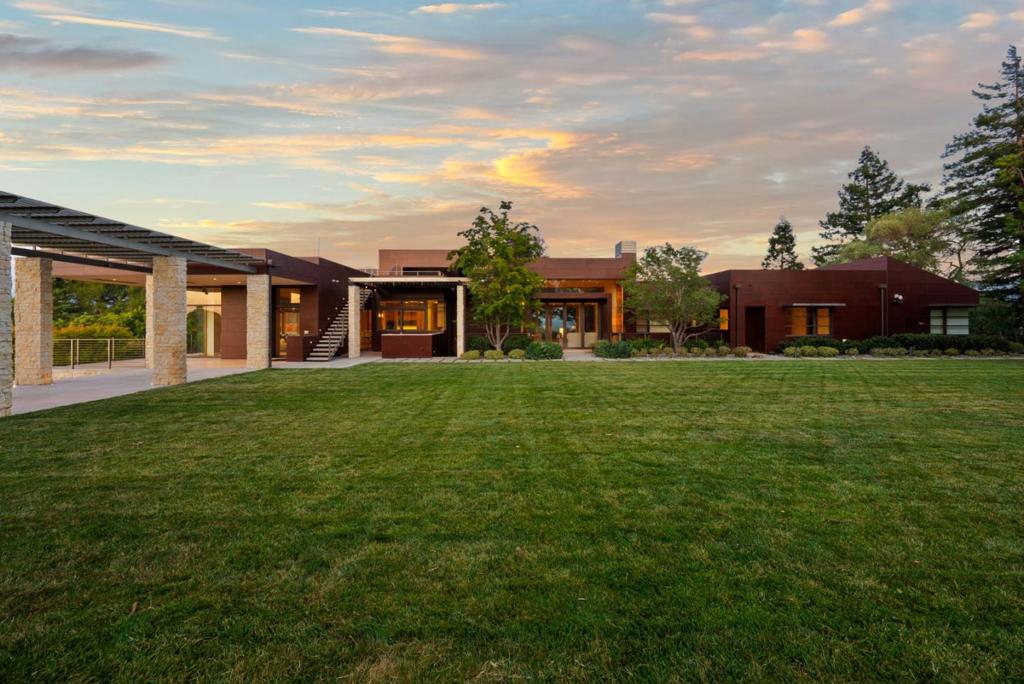 22525 Rolling Hills Road