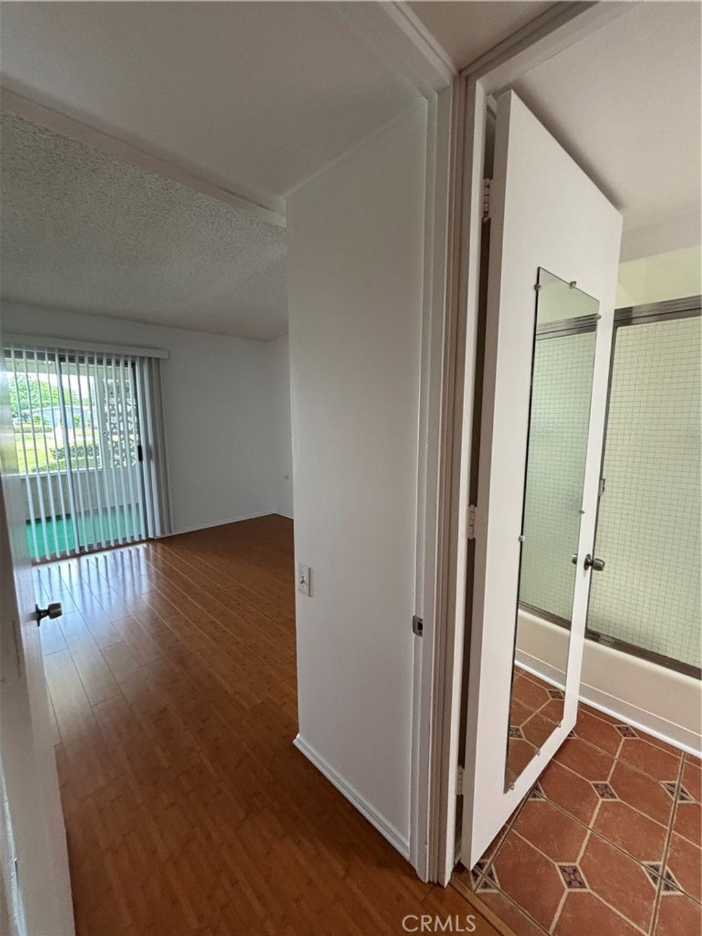 listing image 130728644418590022038