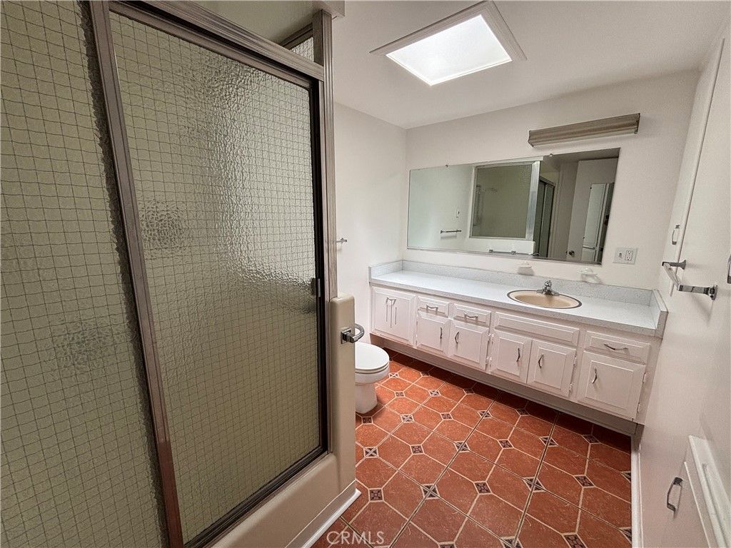 listing image 130721996246808222109