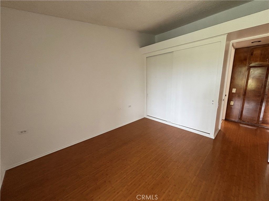 listing image 130720852448366001627