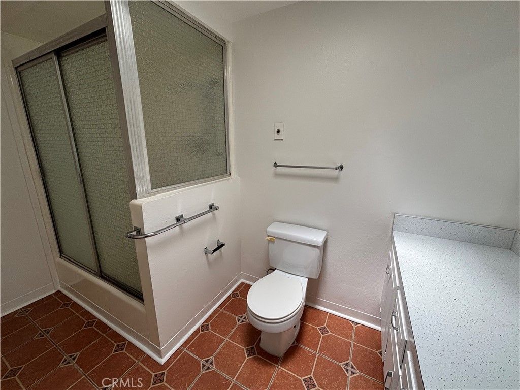 listing image 130725387190260936078