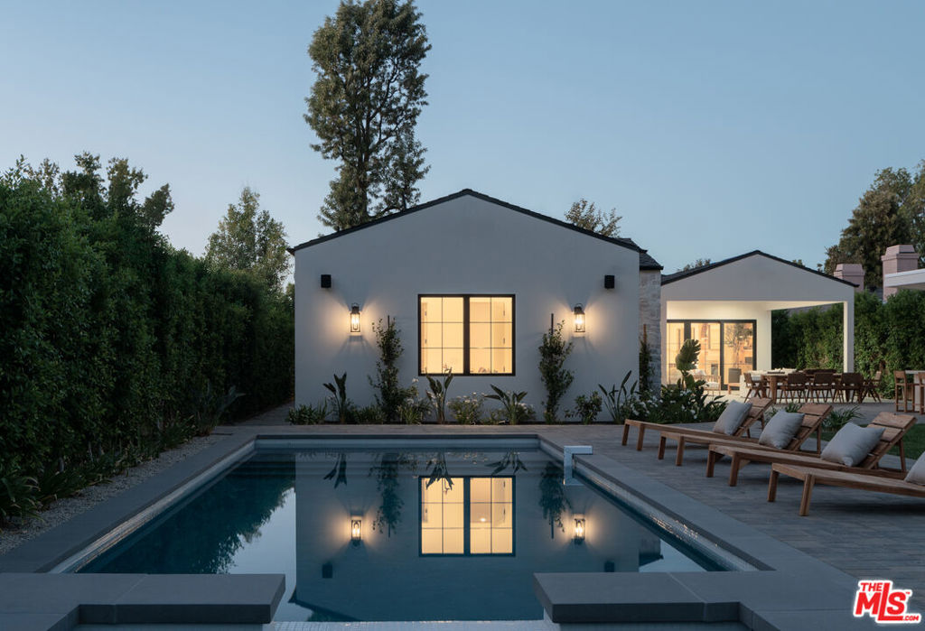 23236 Hatteras Street