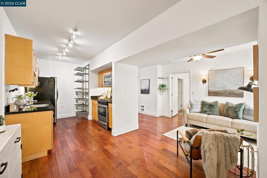 1755 Broadway 23