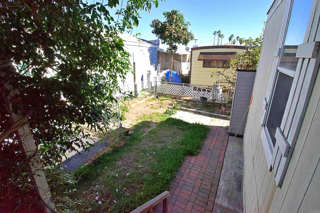 1381 Palm Avenue 37