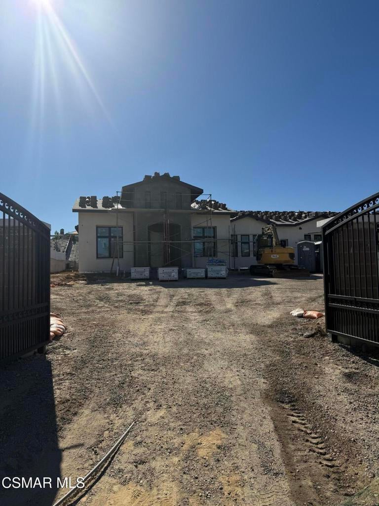 Camarillo, California, 93010, United States, 7 Bedrooms Bedrooms, ,7 BathroomsBathrooms,Residential,Pending,2026011
