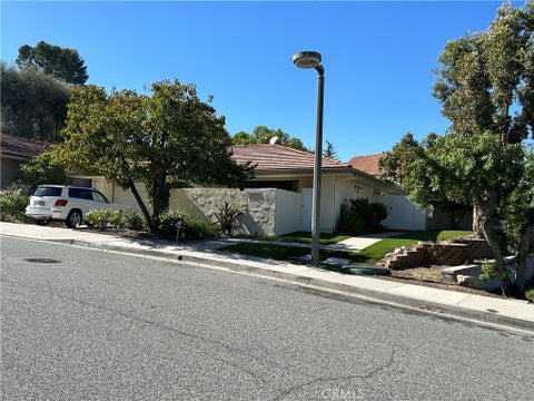 Photo of 23145 Park Contessa, Calabasas, CA 91302 (MLS # SR26227598)