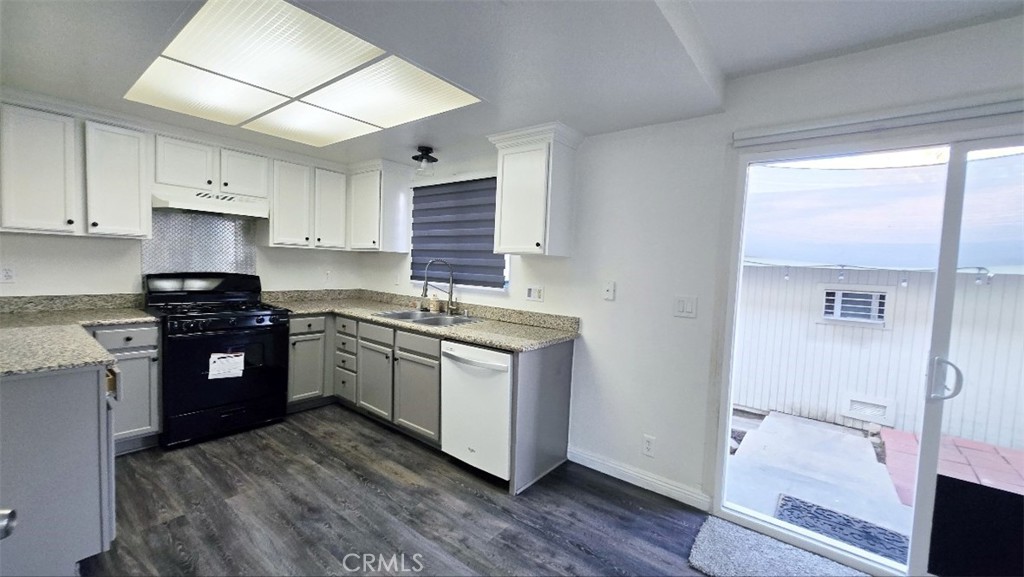 1965 Coulston Street 49