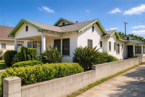 Photo of 4215 S Budlong AVE, Los Angeles, CA 90037 (MLS # SR26177689)