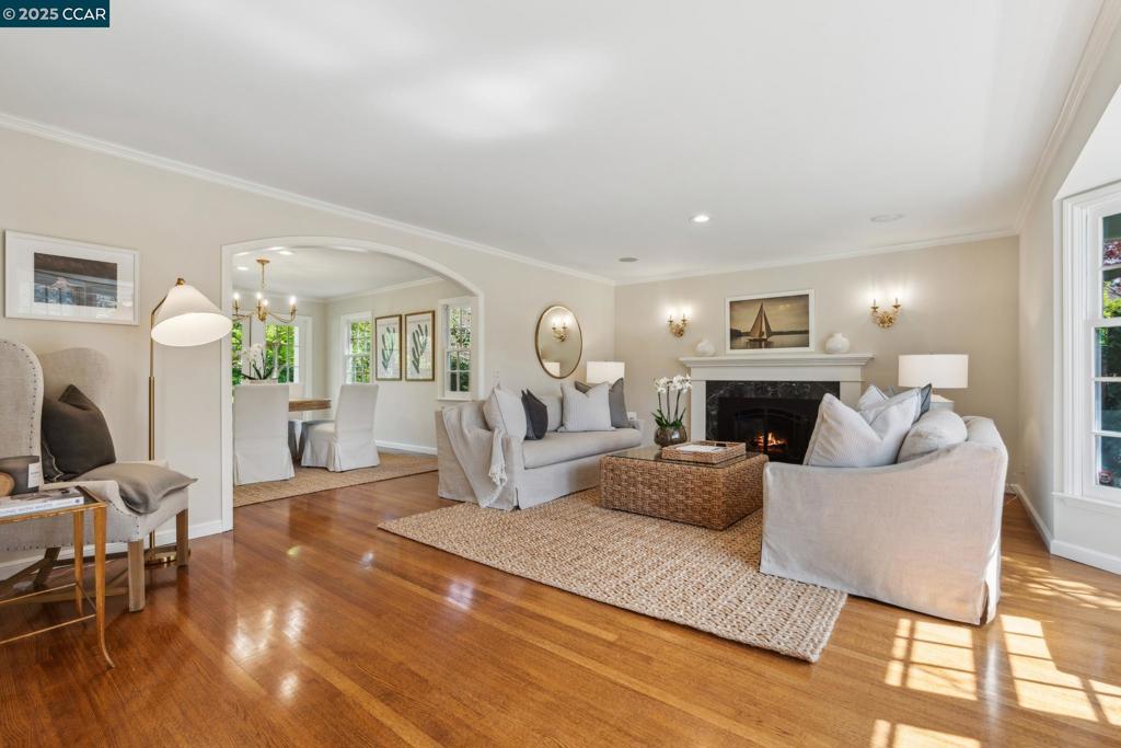 33 Juniper Way