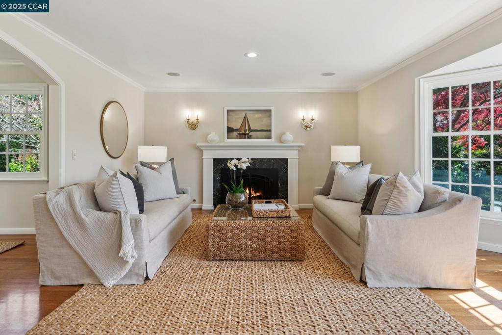 33 Juniper Way