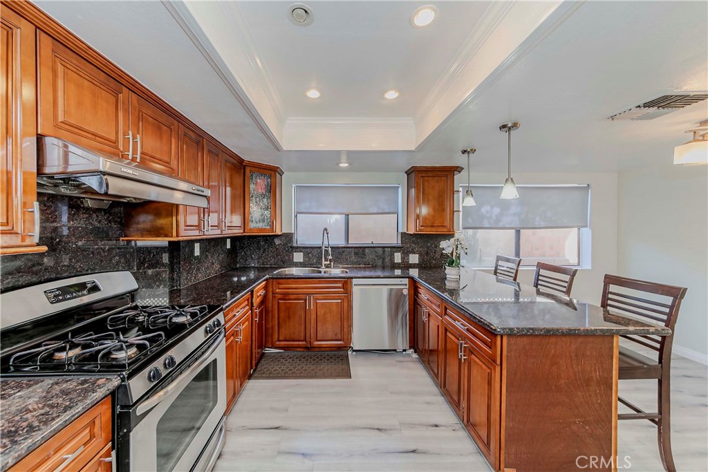 2032 W 231st St