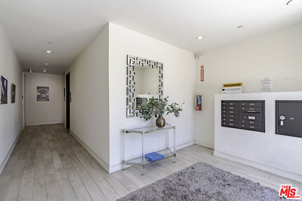 859 S Lucerne Boulevard 110