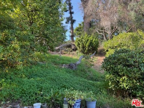 Tiny photo for 1411 Sunset Avenue, Santa Monica, CA 90405 (MLS # 25612133)
