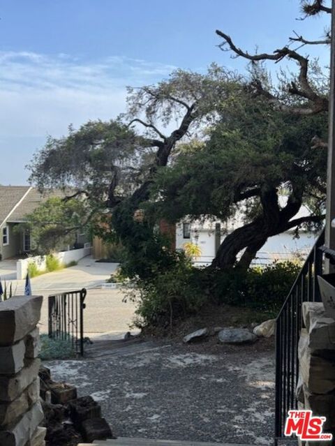 Tiny photo for 1411 Sunset Avenue, Santa Monica, CA 90405 (MLS # 25612133)