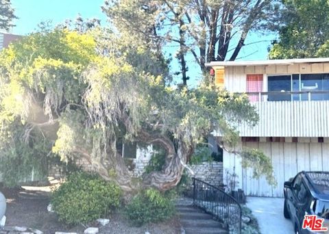 Tiny photo for 1411 Sunset Avenue, Santa Monica, CA 90405 (MLS # 25612133)