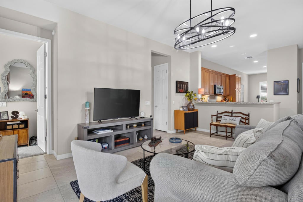 41411 Calle Servando
