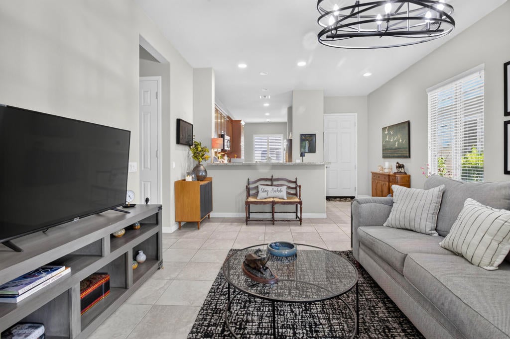 41411 Calle Servando